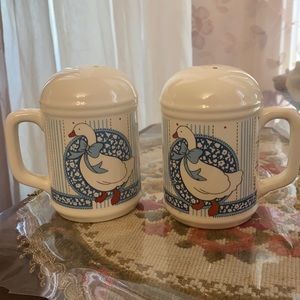 Vintage B&D Duck Ceramic Salt and Pepper Shakers